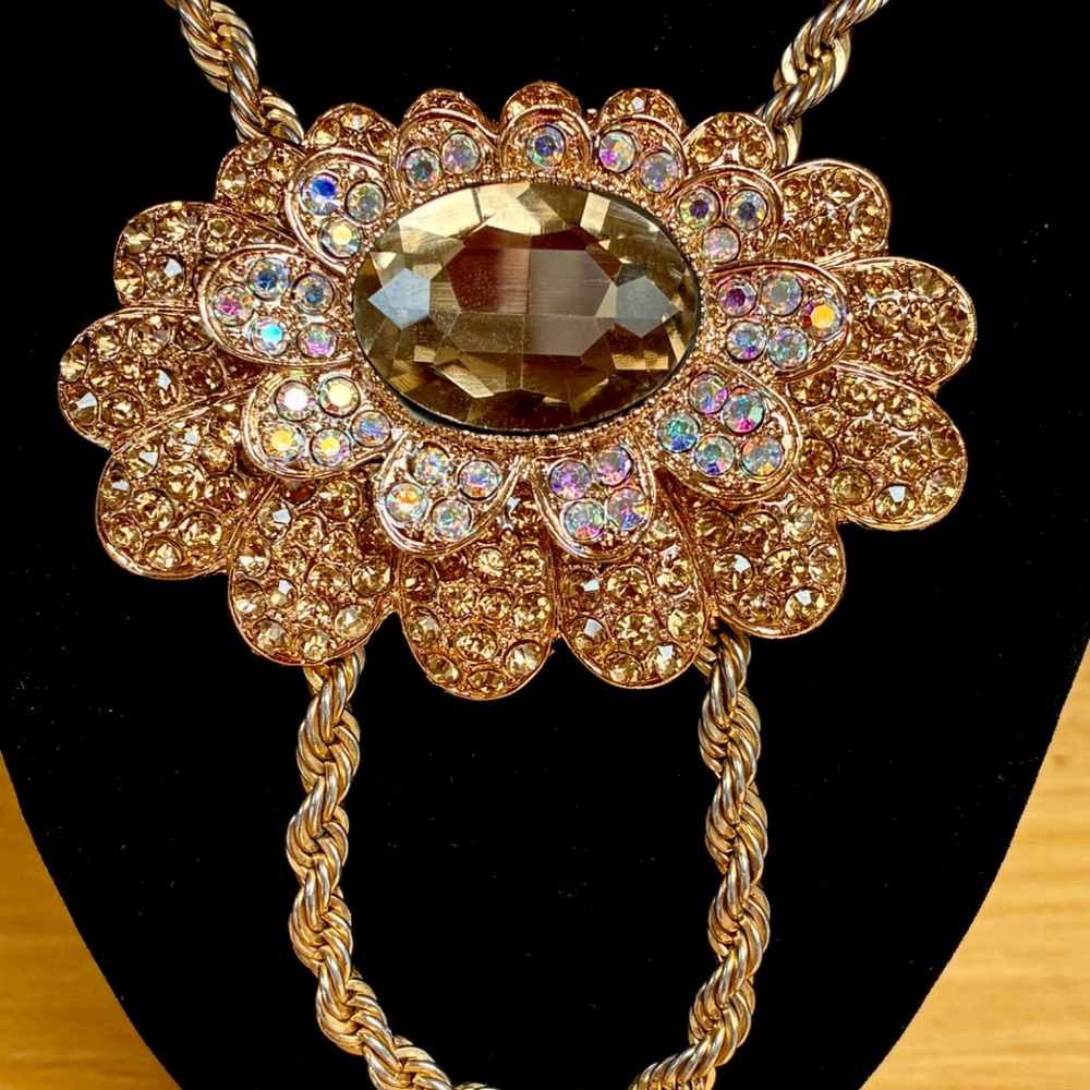 Gala-Worthy Vintage Brooch Necklace - Picture 2 of 4